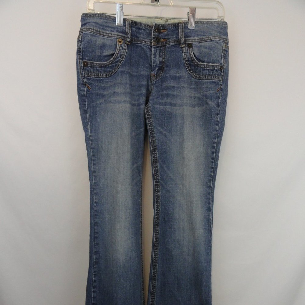 Unionbay womens/juniors blue jeans, size 9. (A16)